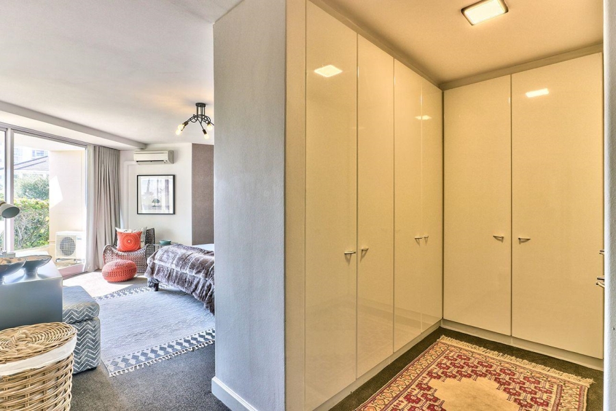 To Let 3 Bedroom Property for Rent in Sea Point Western Cape